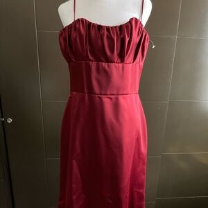 Elegant Burgundy Evening Dress